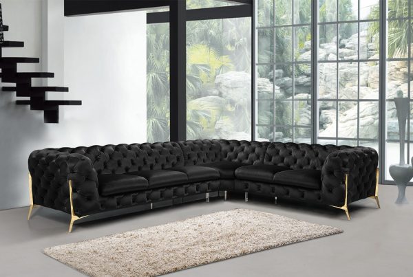 Delilah Sectional Black