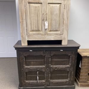 2 door cabinets