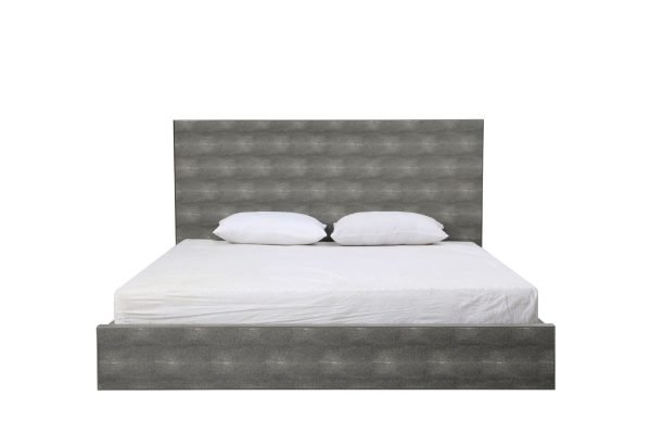 Modrest Dynasty - Eastern King Modern Shagreen Bedroom Set - 3 Drawer