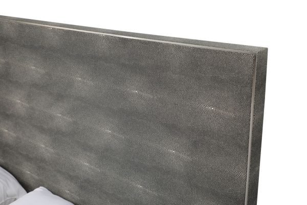 Modrest Dynasty - Eastern King Modern Shagreen Bedroom Set - 3 Drawer - Image 4