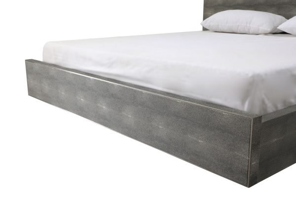 Modrest Dynasty - Eastern King Modern Shagreen Bedroom Set - 3 Drawer - Image 3