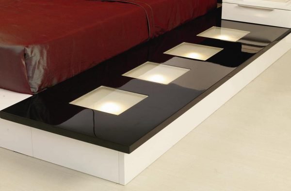 Impera Modern Black and White Lacquer Walk-on Platform Bed