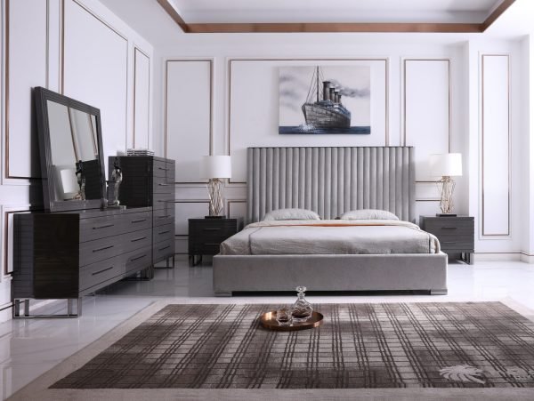 Modrest Splendor - Silver + Grey Velvet Upholstered King Platform Bed