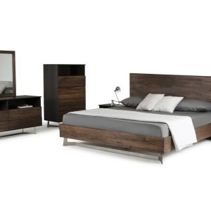 Queen Modrest Wharton Modern Dark Aged Oak Bedroom Set